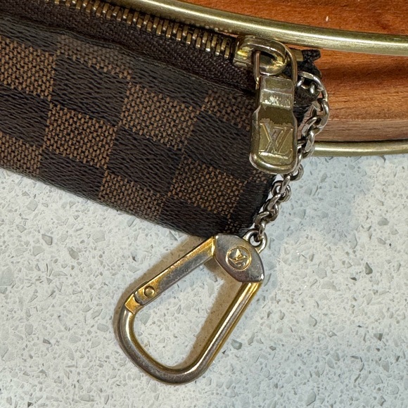Louis Vuitton LV Damier Ebene Key Pouch / Key Cles, Authentic - Picture 5 of 8